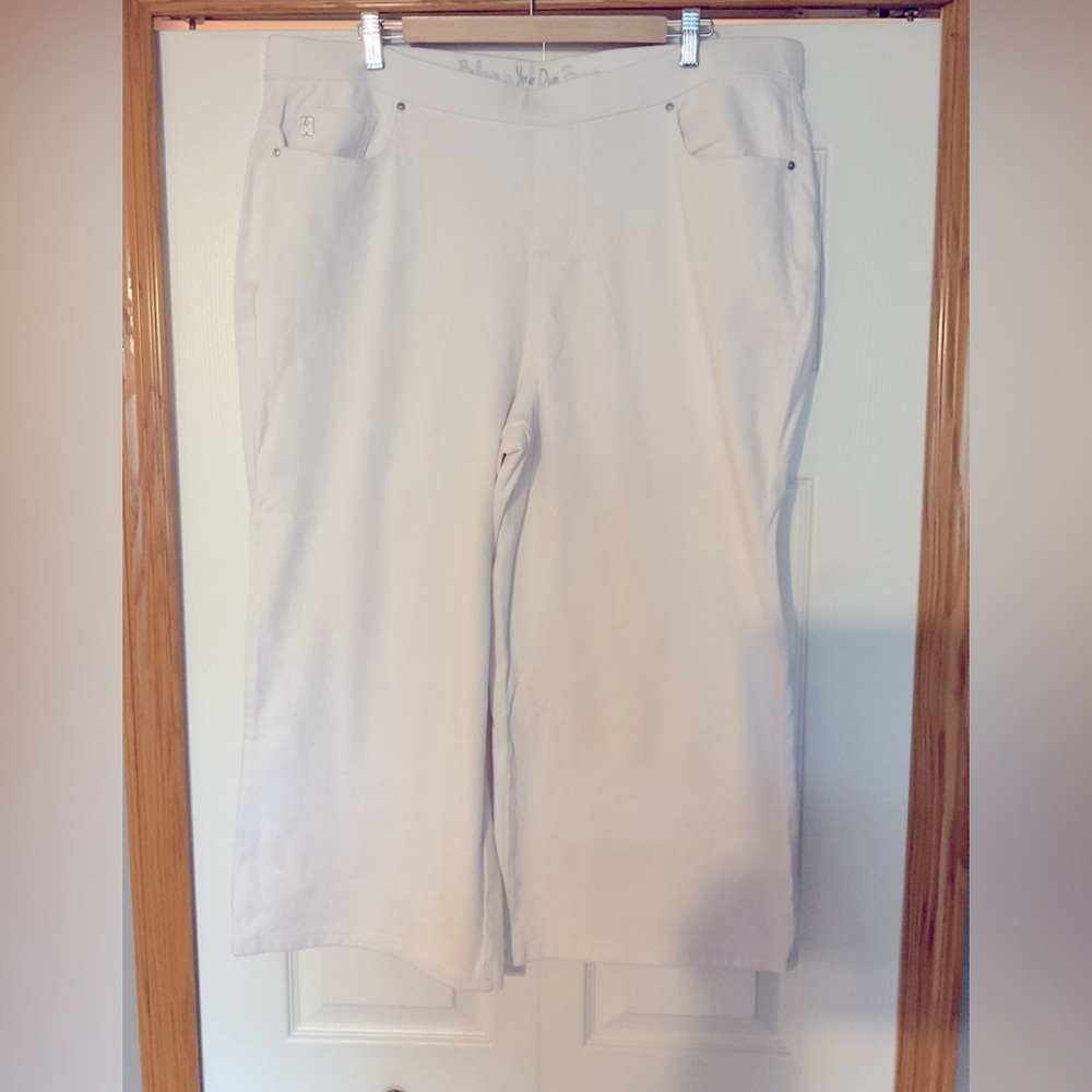 Brand New Belle by Kim Gravel Flexibelle Cropped White Jeans Plus Size 20W